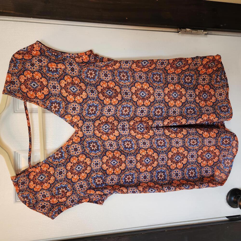 DR2 Women's V-Neck Geometric Printed Top - Size Small